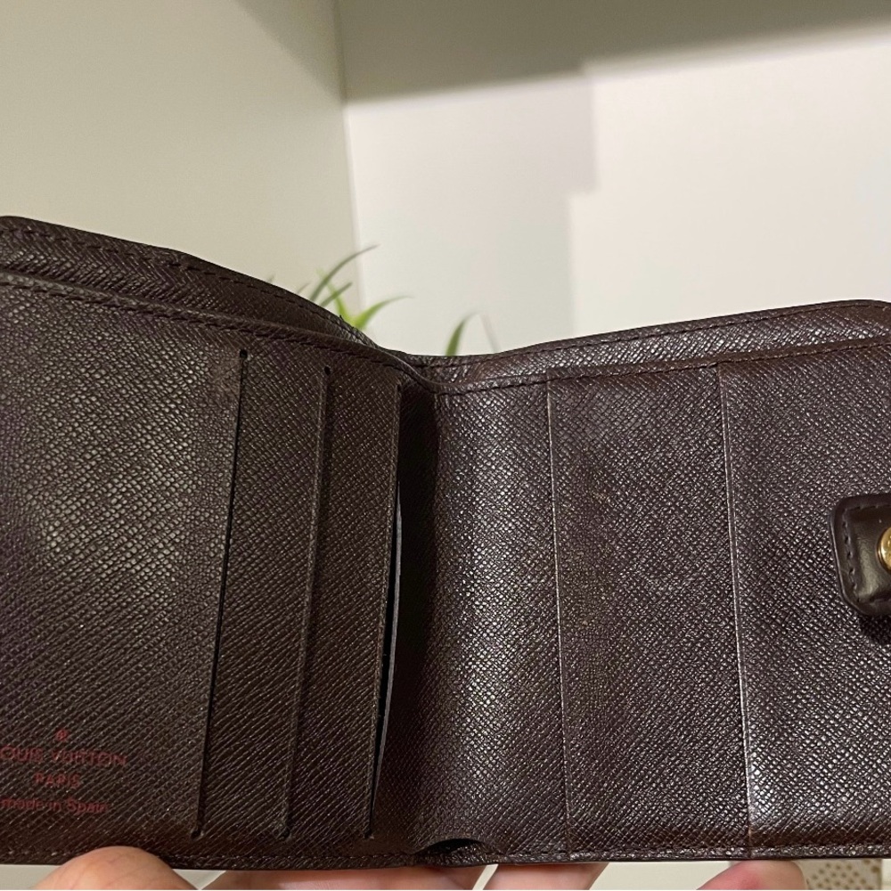 Authentic Louis Vuitton Damier Ebene
Compact Wallet - Picture 4 of 5